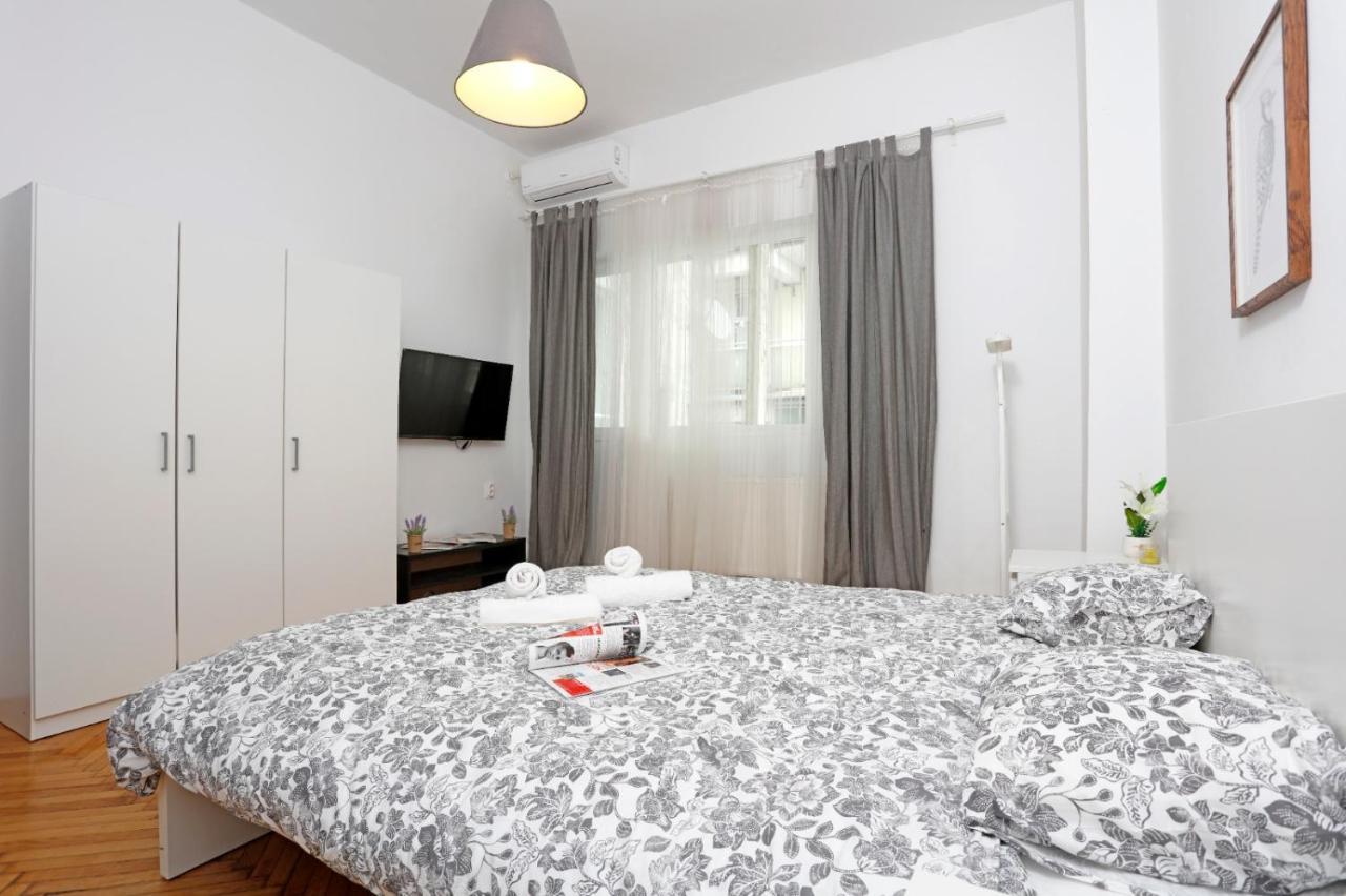 Lovely Apartment With 2 Bedrooms Bucharest Exterior photo