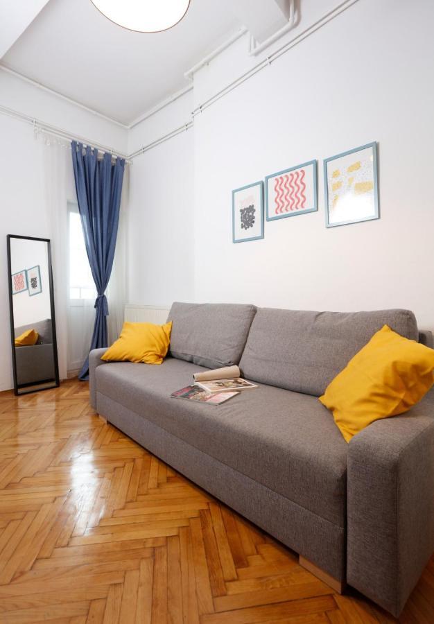 Lovely Apartment With 2 Bedrooms Bucharest Exterior photo