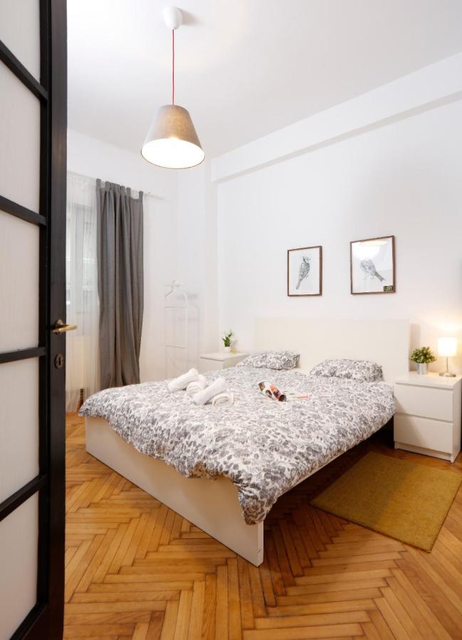 Lovely Apartment With 2 Bedrooms Bucharest Exterior photo
