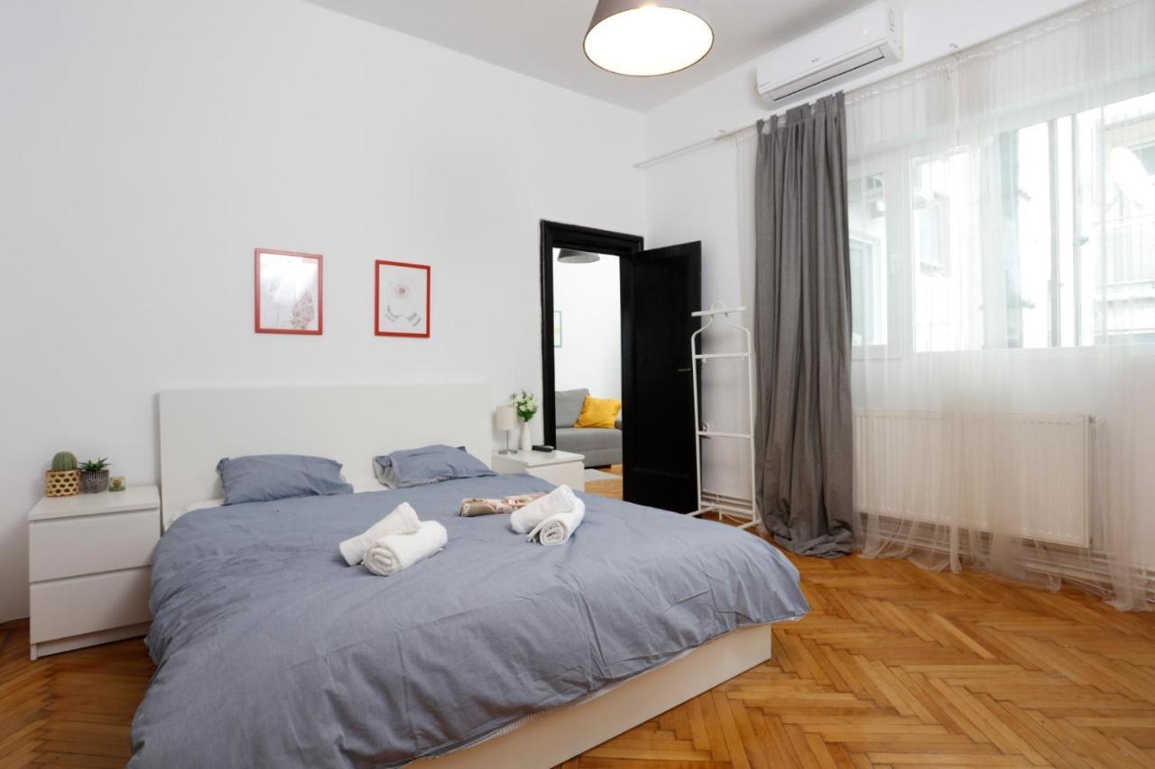 Lovely Apartment With 2 Bedrooms Bucharest Exterior photo